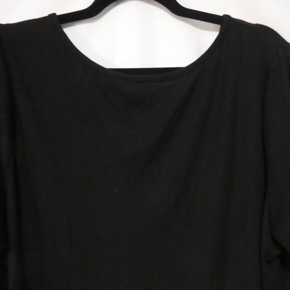 Unbranded | P2P 24 inches | Ribbed Black V-Neck Pullover Top | Button Detail - Picture 9 of 12